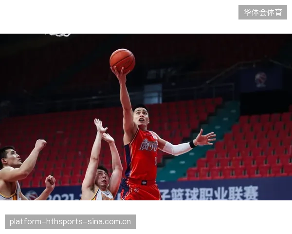 CBA球员突破后的分球策略成绝技，开启新篮球时代